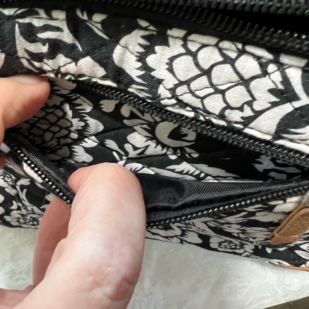 NWT Stone Mountain Multi pocket, Crossbody adjustable strap purse - Picture 5 of 11